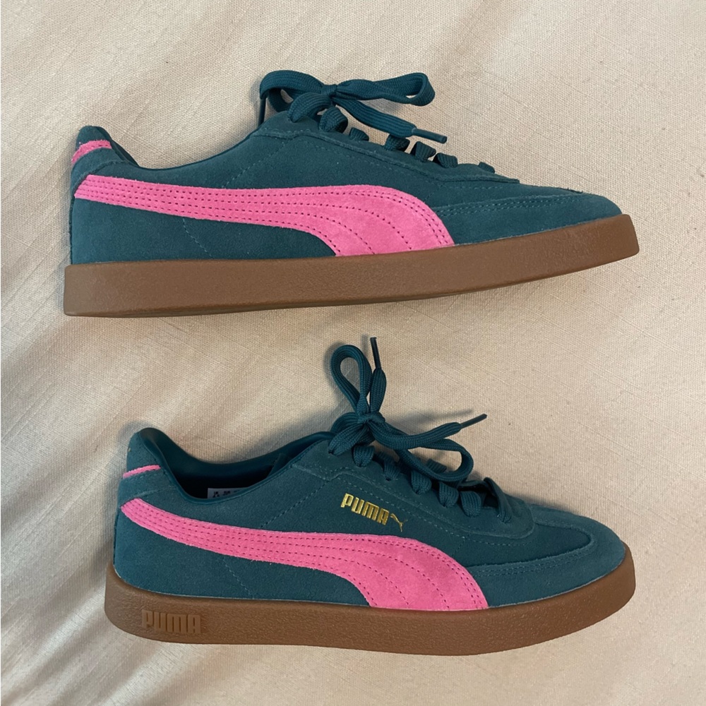 Puma tennis shoes, blue & pink size US 7